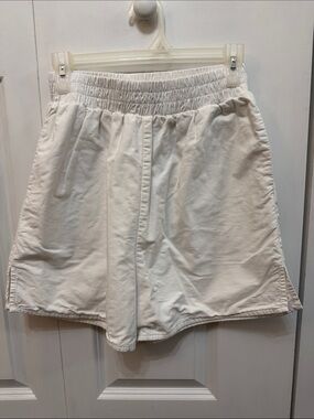 Djerf Avenue Breezy Shorts White Size M